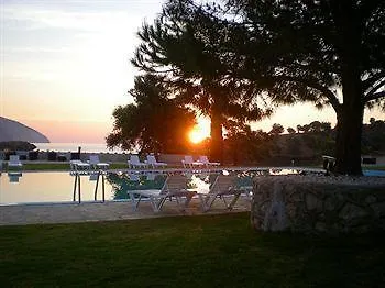 Aliki Beach